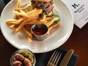 Marlowe's Tavern plate