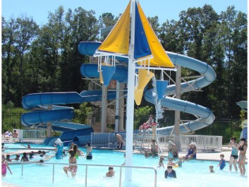 Splash Zone 3-Story Body Slides