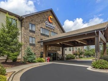 Comfort Inn & Suites Main Entrance