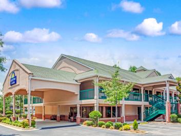 Days Inn & Suites Peachtree City