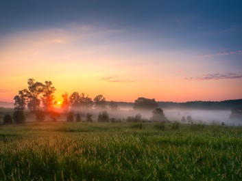Early morning at the battlefield taken by Duckworth Photography