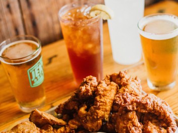 Spanky's River Street - famous chicken fingers and spuds