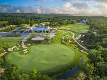 Clubhouse and Putting Green at McLemore Resort