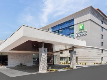 Welcome to the Holiday Inn Express Atlanta Airport North