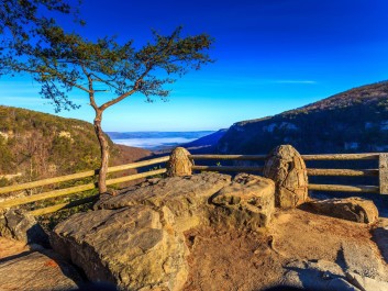 Overlook at Cloudland Canyon State Park in Rising Fawn, Georgia