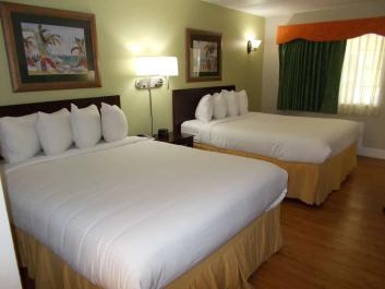 SureStay Plus Hotel St. Marys Double Bedded Room
