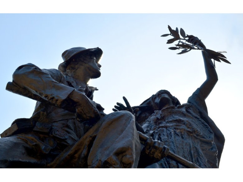 PeaceMonument_002.jpg?itok=