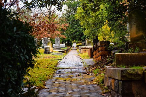 Oakland Cemetery in Atlanta. Photo by @bigjmoody