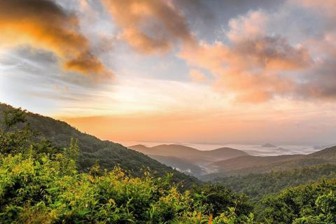View of the mountains in North Georgia on the Richard B. Russell Parkway. Photo by @gopirman