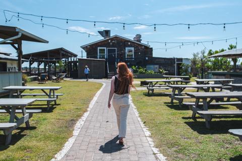 Woman at The Wyld in Savannah, Georgia. Photo by @wandernorthga