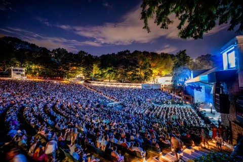 Sold-out concert at Synovus Bank Amphitheater at Chastain Park in Atlanta, Georgia