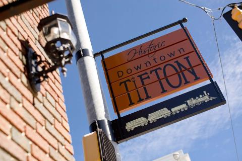Downtown Tifton sign